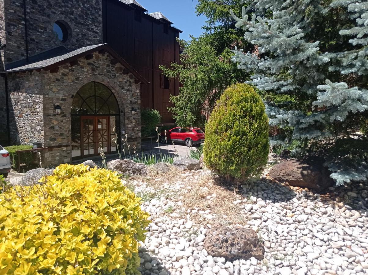 Apartamento Cerdanya En Familia Montana Park Enveitg Exterior foto